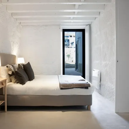 Rent this 3 bed apartment on Residencial Brasília in Rua Álvares Cabral, 4050-040 Porto