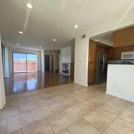 Rent this 2 bed townhouse on 7th Court in Santa Monica, CA 90402