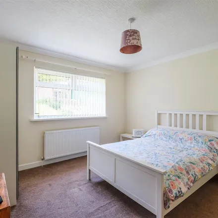 Image 1 - Weatherhill Crescent, Lindley, HD3 3QZ, United Kingdom - Apartment for rent
