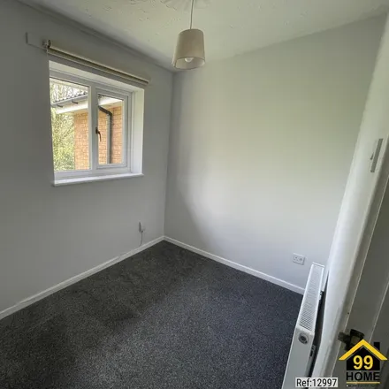 Image 2 - Addison Road, Brierley Hill, DY5 3RT, United Kingdom - Townhouse for rent