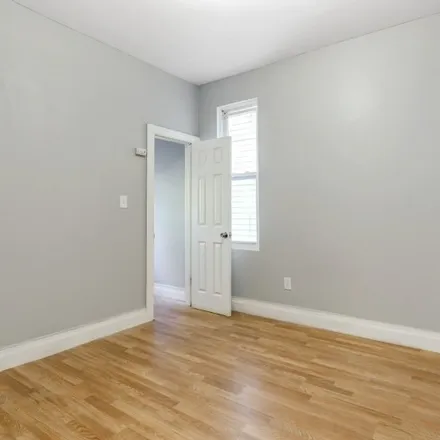 Image 7 - 699 Thomas Boulevard, East Orange, NJ 07017, USA - Townhouse for sale