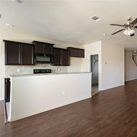Image 9 - 1 Woodshire Avenue, Mesquite, TX 75181, USA - Townhouse for sale