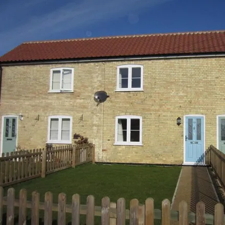 Rent this 2 bed townhouse on Holmsey Green in Beck Row, IP28 8AW
