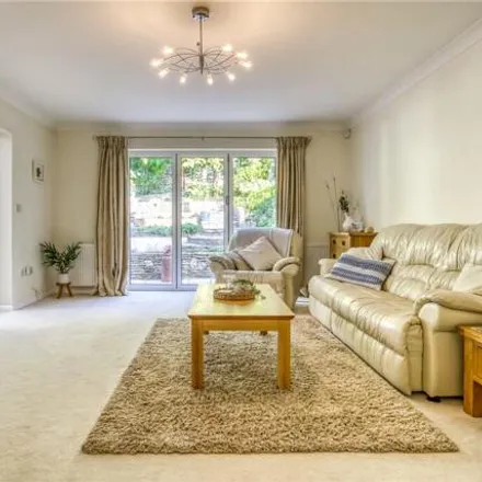 Image 5 - Canford Cliffs Avenue, Bournemouth, BH14 9QN, United Kingdom - House for sale