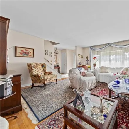 Image 3 - 162-23 13th Ave, Whitestone, New York, 11357 - House for sale