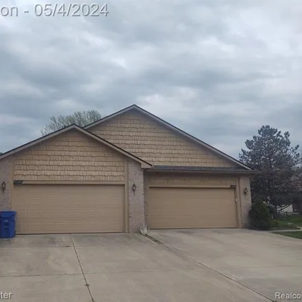 Buy this 2 bed condo on 7700 Osprey Ridge in Waterford Charter Township, MI 48327