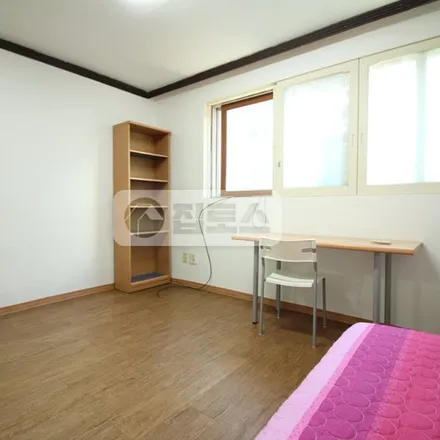 Rent this studio apartment on 서울특별시 강남구 대치동 958