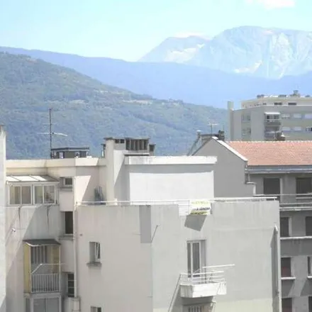 Image 5 - 13 Boulevard Jean Pain, 38000 Grenoble, France - Apartment for rent