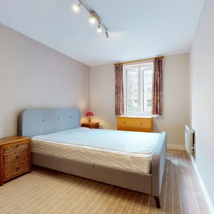 Rent this 3 bed apartment on Metropolis in Oswin Street, London