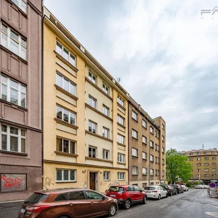 Rent this 2 bed apartment on Sinkulova 767/14 in 147 00 Prague, Czechia
