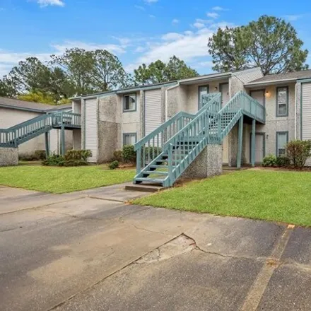 Buy this 2 bed condo on 157 Brett Drive in Hinesville, GA 31313