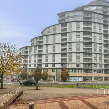 Buy this 2 bed apartment on The Birches in Horsell, GU22 7ES