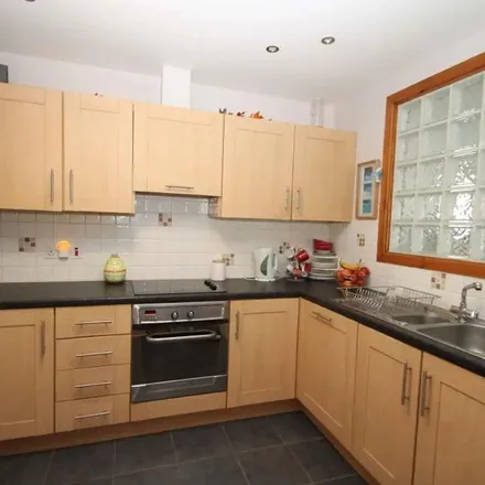 Image 5 - Woodrow Gardens, Saintfield, BT24 7AR, United Kingdom - Apartment for rent