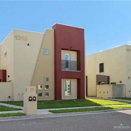 Image 2 - 1266 East Daffodil Avenue, McAllen, TX 78501, USA - Condo for sale