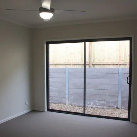 Image 3 - Whitsunday Court, Pimpama QLD 4209, Australia - Apartment for rent