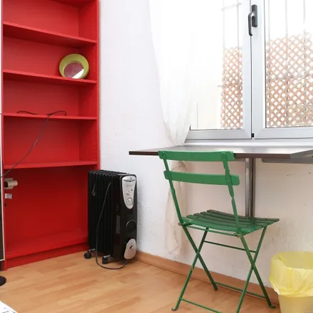 Rent this 4 bed room on Calle Ánimas in 2, 41010 Seville