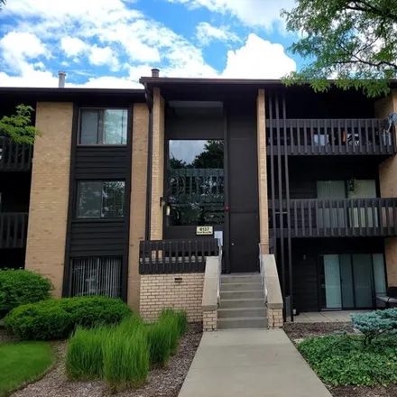 Buy this 1 bed condo on 6149 Knoll Wood Road in Willowbrook, DuPage County