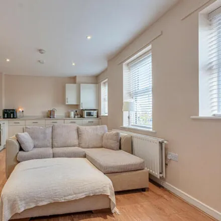 Image 2 - George Court, Stroud Green, SS4 1FU, United Kingdom - Apartment for sale