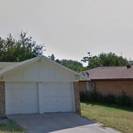 Rent this 3 bed house on 5422 Kings Manor Drive in Lake Dallas, Denton County