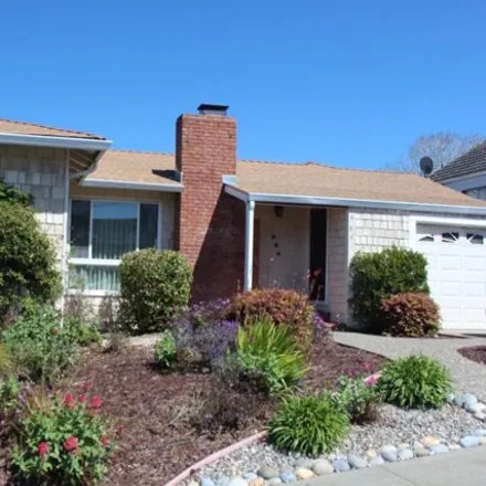 Rent this 2 bed house on 480 Chestnut Avenue in San Bruno, CA 94066