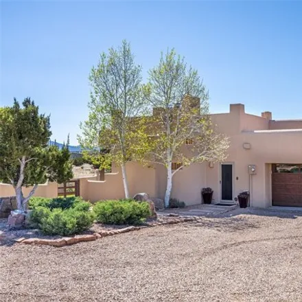 Image 3 - 8 Entrada Hermosa, Santa Fe, New Mexico, 87506 - House for sale