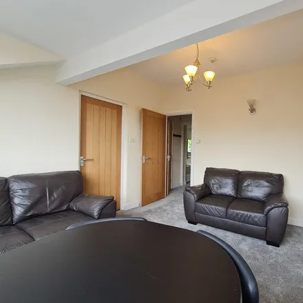 Image 2 - Back Church Lane, Leeds, LS5 3HE, United Kingdom - Apartment for rent