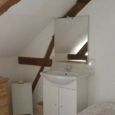 Rent this 3 bed townhouse on 86220 Saint-Rémy-sur-Creuse