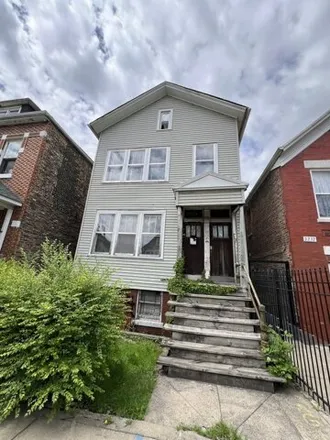 Buy this 4 bed house on 2234 South Sacramento Avenue in Chicago, IL 60623