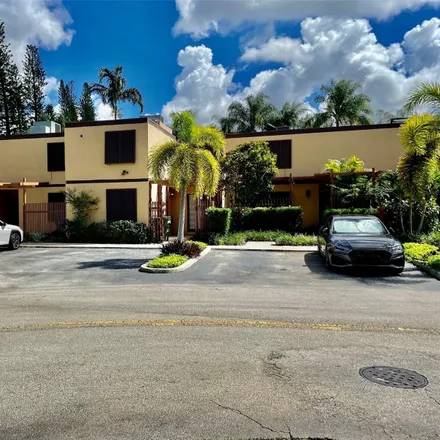 Image 4 - 1241 Golfview Drive East, Pembroke Pines, FL 33026, USA - House for rent