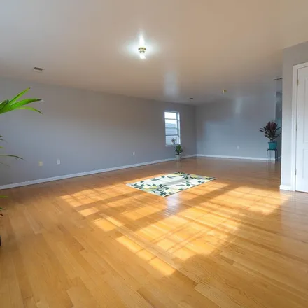 Rent this 3 bed apartment on 84 Highland Avenue in Newark, NJ 07104