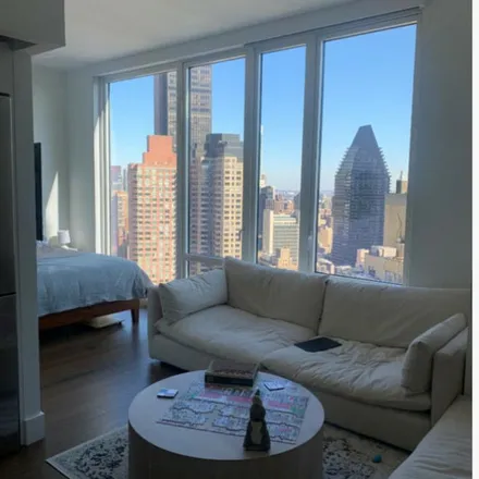 Image 3 - Summit, 222 East 44th Street, New York, NY 10017, USA - Apartment for rent