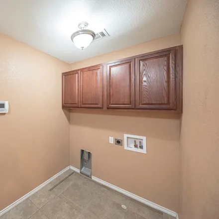 Image 7 - 8712 Saint Mary's Street, Odessa, TX 79765, USA - House for sale