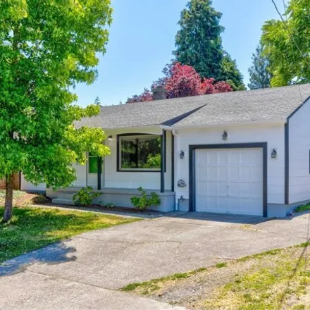 Buy this 3 bed house on 8626 NE Thompson St in Portland, Oregon
