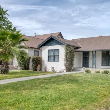 Buy this 3 bed house on 1121 East Yale Avenue in Fresno, CA 93704