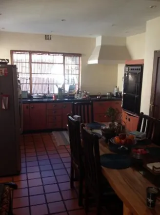 Image 4 - Johannesburg, Kew, GT, ZA - House for rent