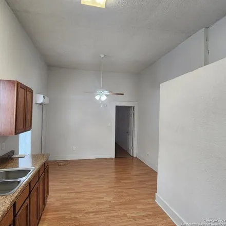 Image 4 - 348 Aransas Avenue, San Antonio, TX 78210, USA - Apartment for rent