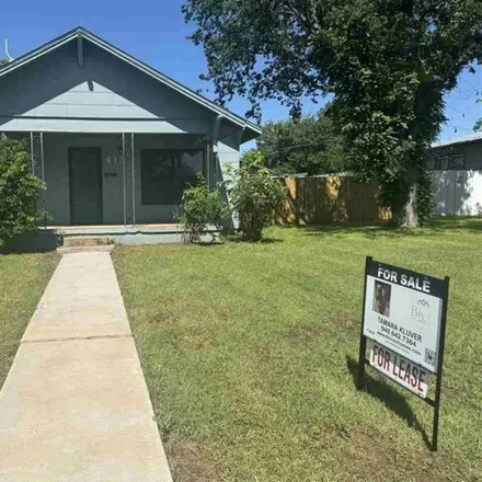 Rent this 2 bed house on 633 West San Jacinto Street in Henrietta, TX 76365