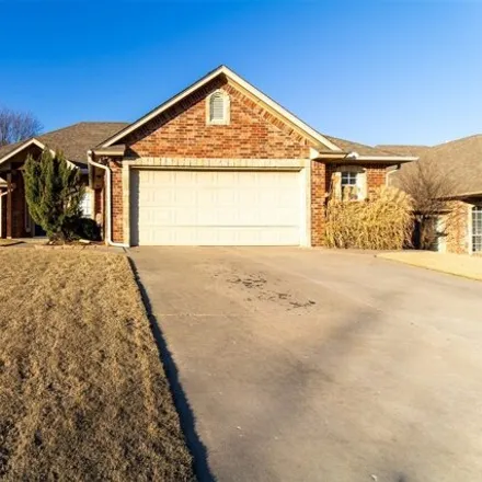 Image 2 - 11241 Larkin Lane, Midwest City, OK 73130, USA - House for sale