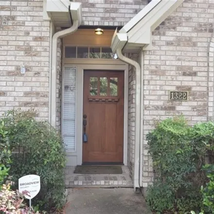 Image 2 - 1322 W Forest Dr, Houston, Texas, 77043 - House for rent