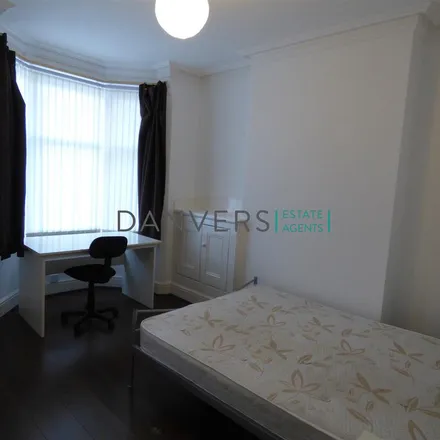 Rent this 4 bed apartment on 31-43 Western Road in Leicester, LE3 0GD