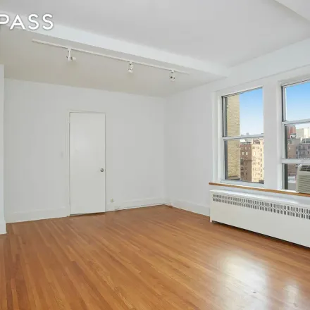 Image 3 - Caravaggio, East 74th Street, New York, NY 10021, USA - Apartment for rent