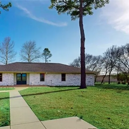 Buy this 4 bed house on 12th Avenue Northwest in Ardmore, OK 73402