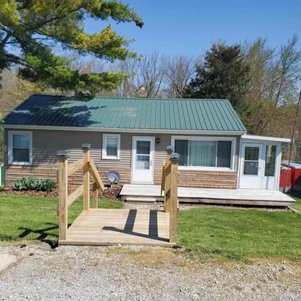 Buy this 3 bed house on 1549 East Bair Road in Tri-Lakes, Whitley County