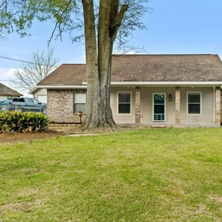 Buy this 2 bed house on Hillcrest Loop in Petal, MS 39465