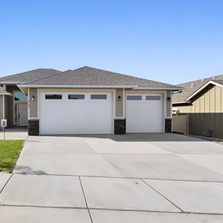 Buy this 4 bed house on South Wilson Place in Kennewick, WA 99338
