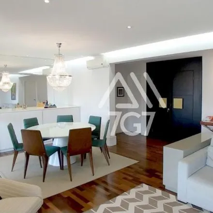 Buy this 3 bed apartment on Avenida Doutor Guilherme Dumont Vilares in Paraisópolis, São Paulo - SP