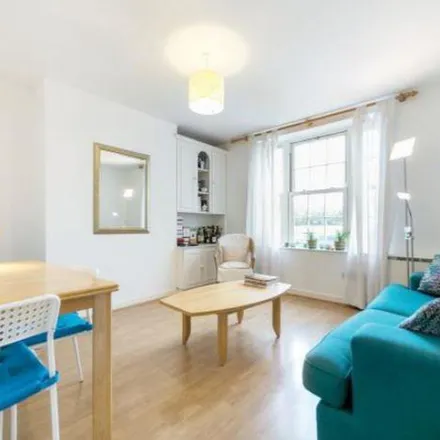 Rent this 2 bed apartment on ubitricity in Harewood Avenue, London