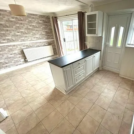 Image 4 - Valley View, Ellesmere Port, CH66 3SY, United Kingdom - Townhouse for sale