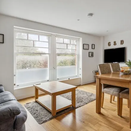 Rent this 2 bed apartment on 26 Beaconsfield Road in London, N11 3AB