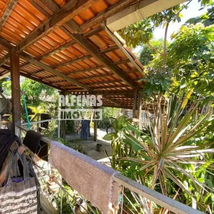 Buy this studio house on Avenida Amazonas in Regional Centro, Betim - MG